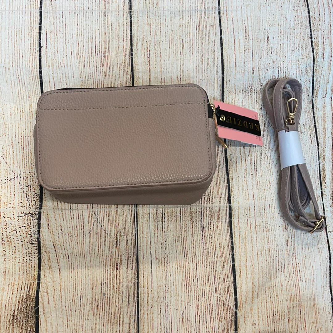 Kedzie Modernist Crossbody - Image 4